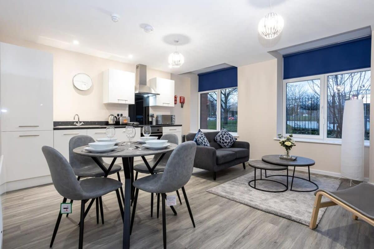 Lovely 1 Bedroom Apartment In Манчестер Екстер'єр фото
